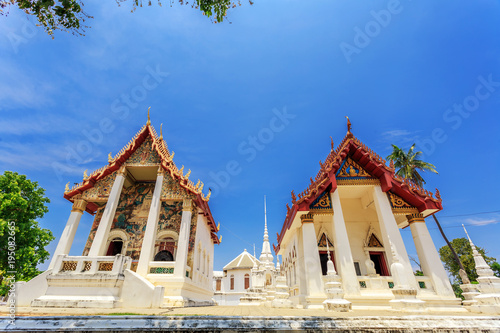 historical place, Wat Ubosatharam. The temple houses many artifacts such as wall murals representing the style of early Rattanakosin period