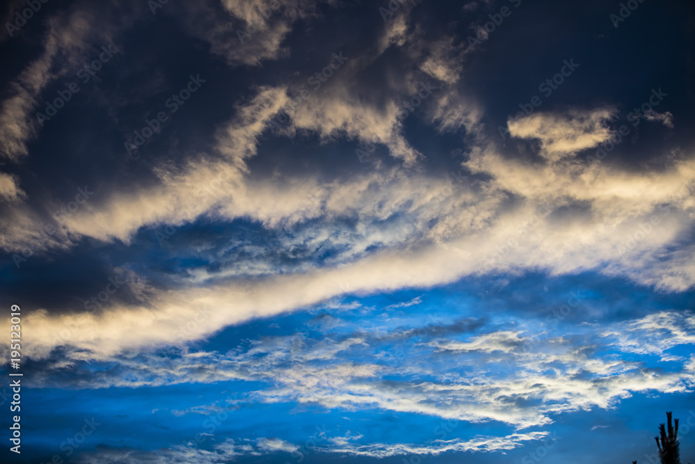 Obraz premium stormy clouds background