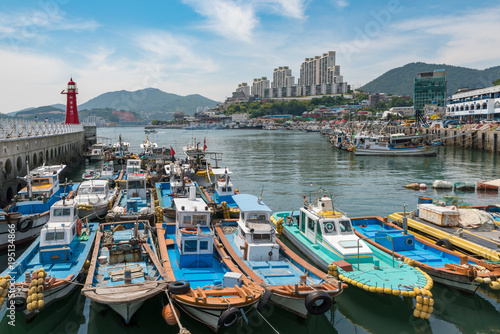 Im Hafen der Küstenstadt Yeosu, Südkorea photo