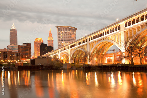 Detroit Superior Bridge over Cuyahoga River and downtown skyline, Cleveland, Ohio, USA