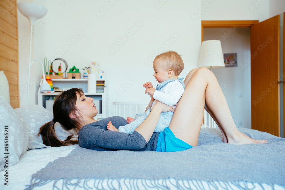 People Having Babies In Bed People having babies in bed