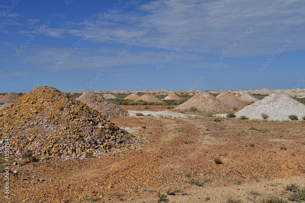 Australia, Coober Pedy, opal mining