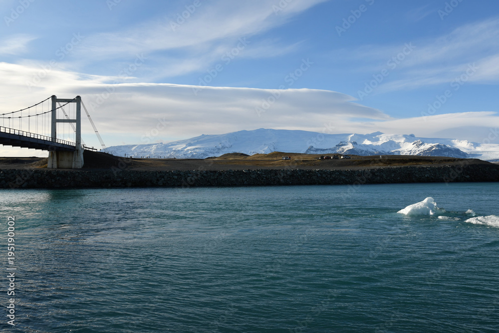 Naklejka premium Iceland Jokulsarlon glacier lake and Diamond beach Vatnajokull