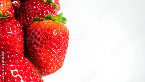 Fototapeta Naklejka Na Ścianę i Meble -  fresh strawberry on background