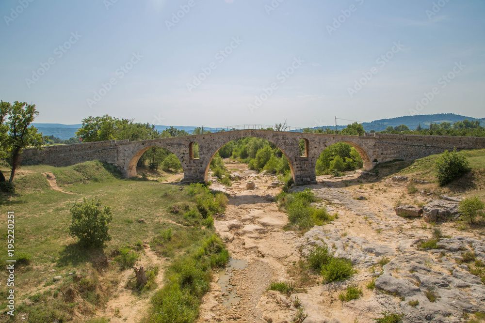 alte römische Steinbrücke