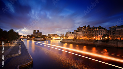sunset à notre dame de paris