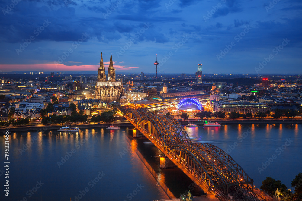 Köln Dom mit Brücke, Skyline Germany