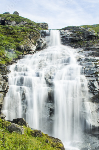 Cascade près de Låktatjåkka