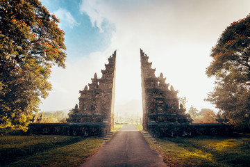 Wandcirkels Bali Hindoeïstische tempelpoort op Bali  © Alen Ajan