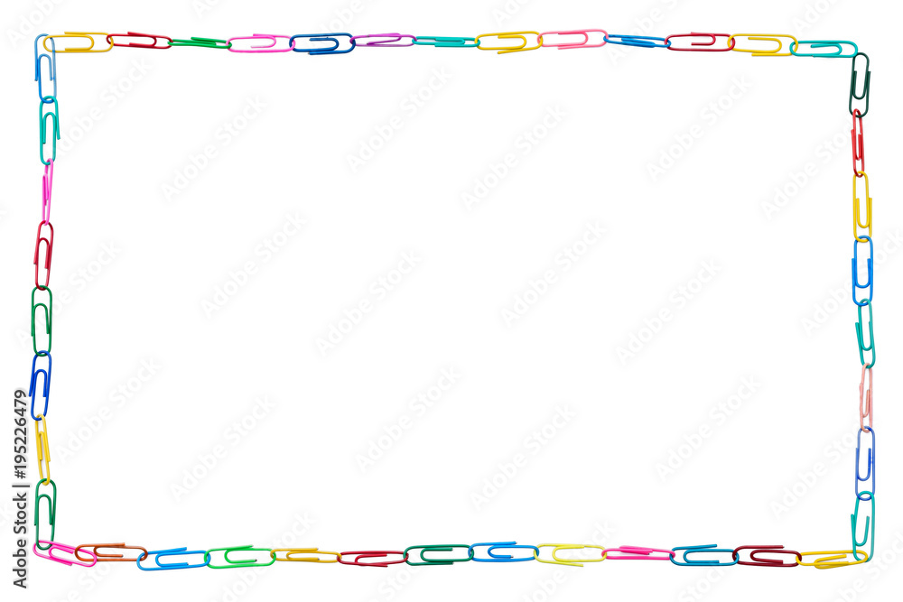 Farbenfroher Rahmen aus Büroklammern auf weißem Hintergrund