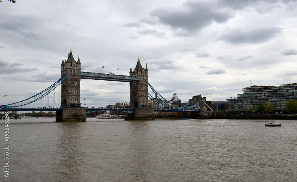 Obraz premium Tower Bridge in London 