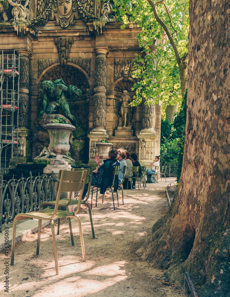 Obraz premium Medici Fountain in Jardin du Luxembourg (Luxembourg Garden) in Paris, France.