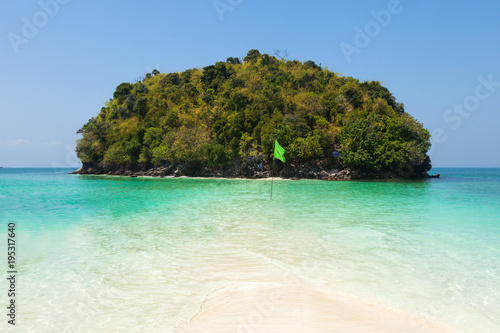 Fototapeta Naklejka Na Ścianę i Meble -   Tup Island  beach between Phuket and Krabi in Thailand