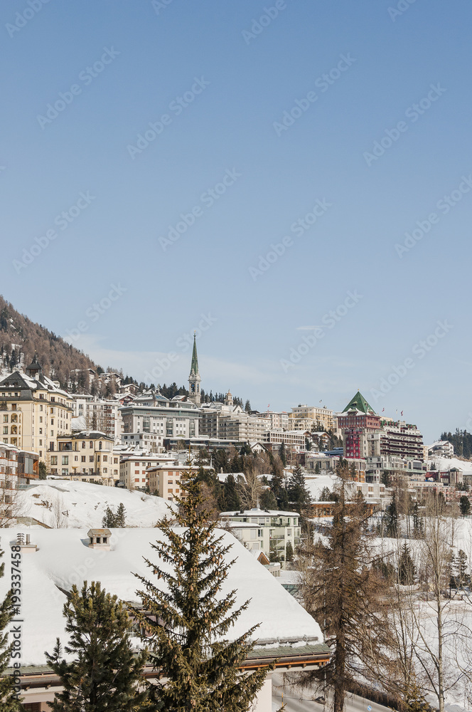 St. Moritz, Dorf, Bergdorf, Kirche, Engadin, Oberengadin, Corviglia, St. Moritzersee, Winter, Wintersport, Alpen, Graubünden, Schweiz