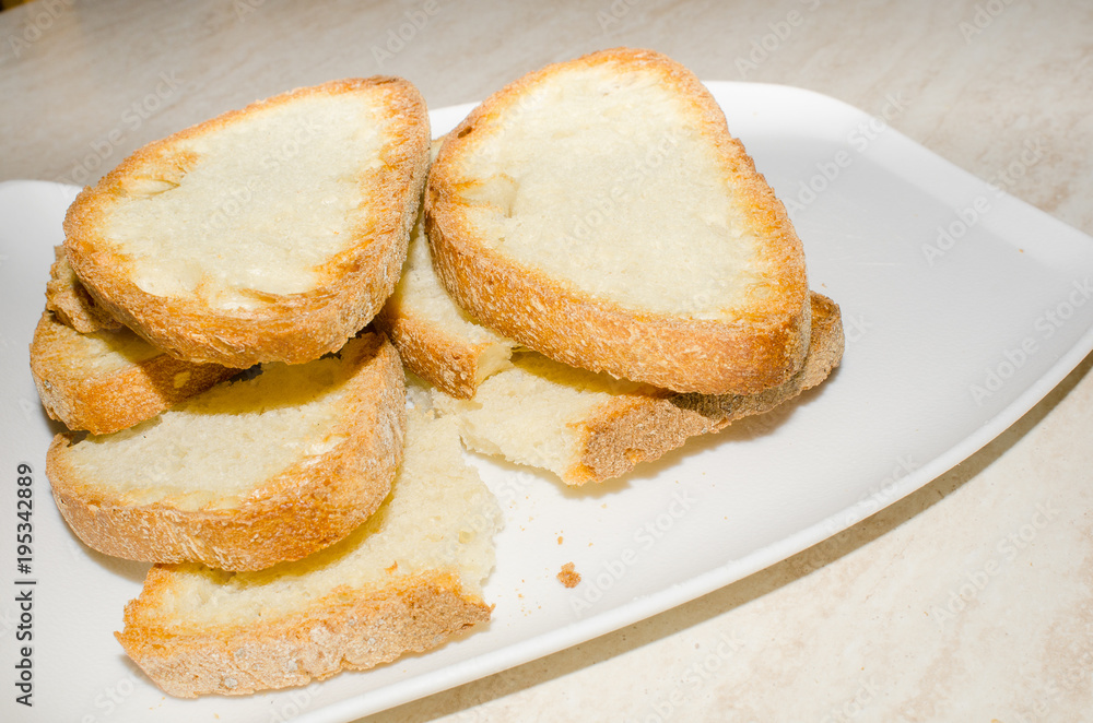 sliced ​​toast