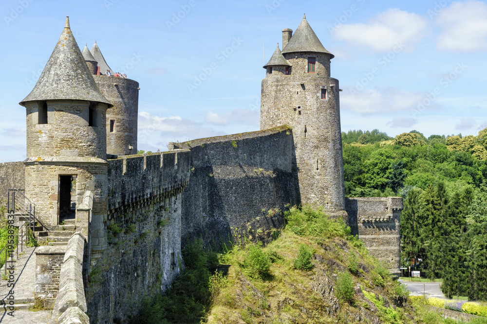 Festung Fougères: Turmensemble auf der Ringmauer