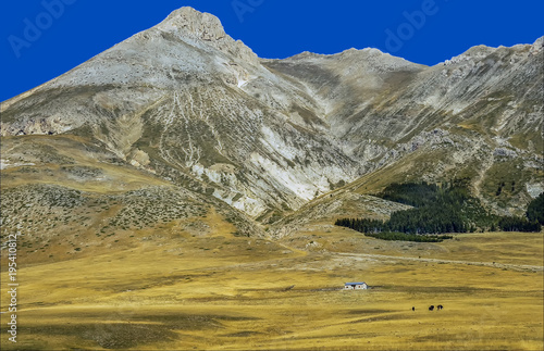 gran sasso mountain hut abruzzo