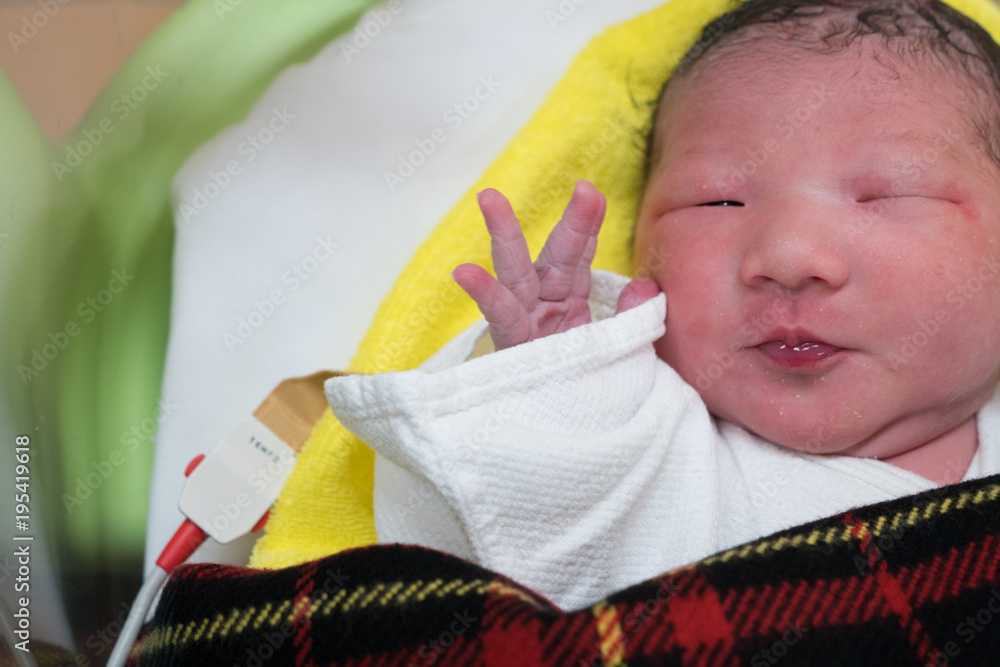 産まれたての赤ちゃん 生後0日 Stock Photo Adobe Stock 産まれたての赤ちゃん 生後0日 Stock Photo Adobe Stock