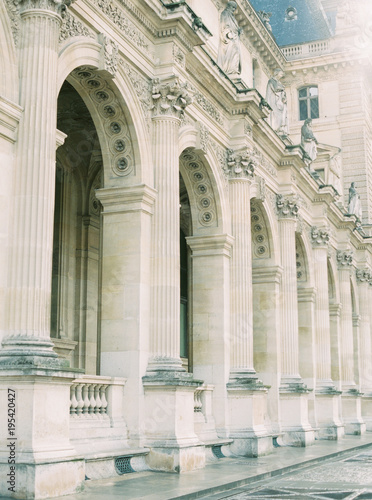 Paris architecture © Ashley Ludaescher