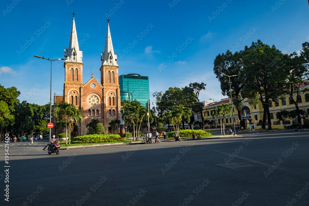 Fototapeta premium Notre-Dame Cathedral Basilica of Saigon, officially Cathedral Basilica of Our Lady of The Immaculate Conception is a cathedral located in the downtown of Ho Chi Minh City, Vietnam