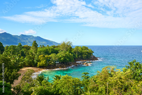 Overlook of North Seychelles near vista do mar, Mahe island © LR Photographies