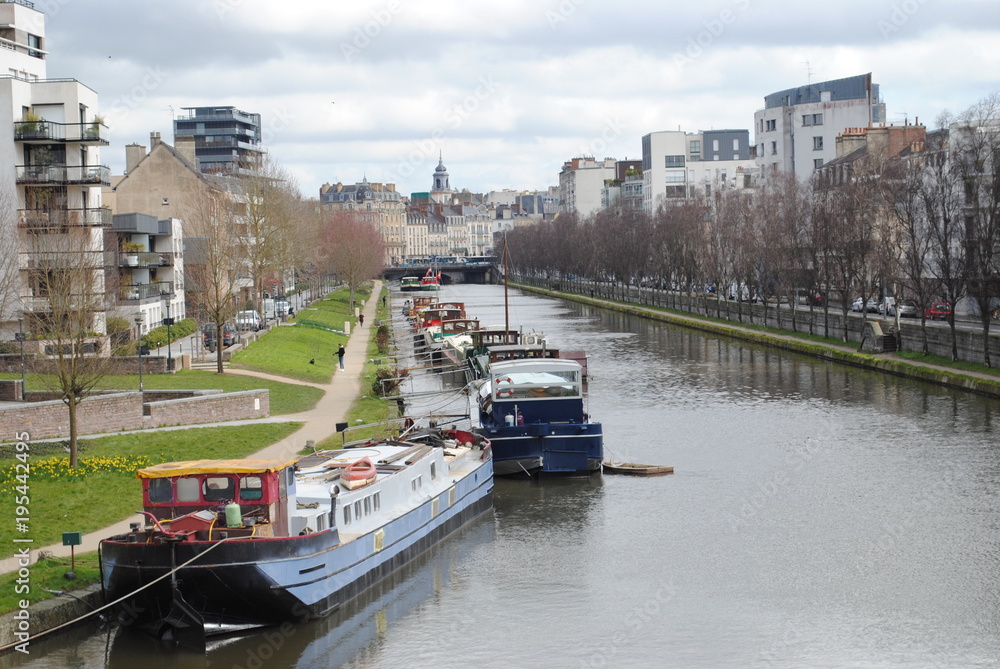 Naklejka premium Péniches sur Rennes