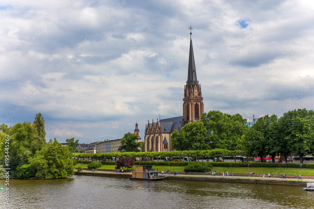 River Main. Embankment and church River Main. Embankment and church