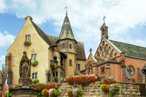 Eguisheim. La place du village.  Alsace, Haut Rhin. Grand Est photo