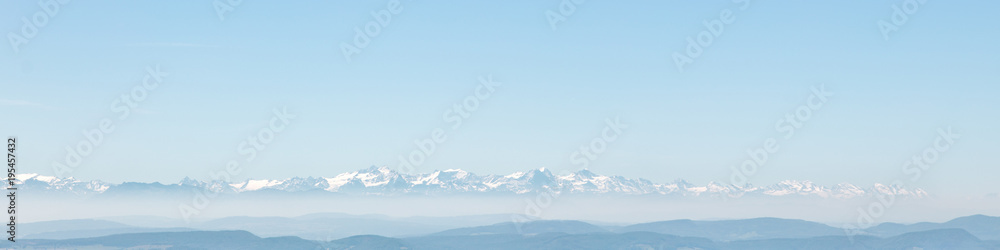 Alpen und Alpensicht aus der Ferne, Alpenpanorama und Panorama