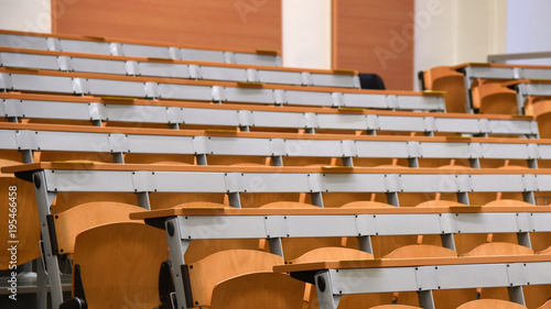 Menschenleerer Hörsaal in der Päpstlichen Universität Gregoriana photo