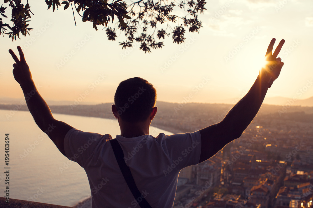 Fototapeta premium Man enjoying sunset
