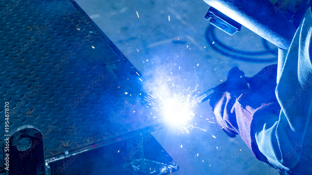 Welding with sparks by Process fluxed cored arc welding , Welding by