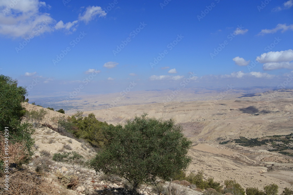 Blick vom Berg Nebo ins Tal des Jordan in der jordanische Wüste