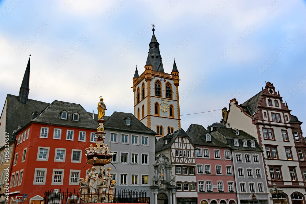 Fototapeta premium Trier town square, Germany