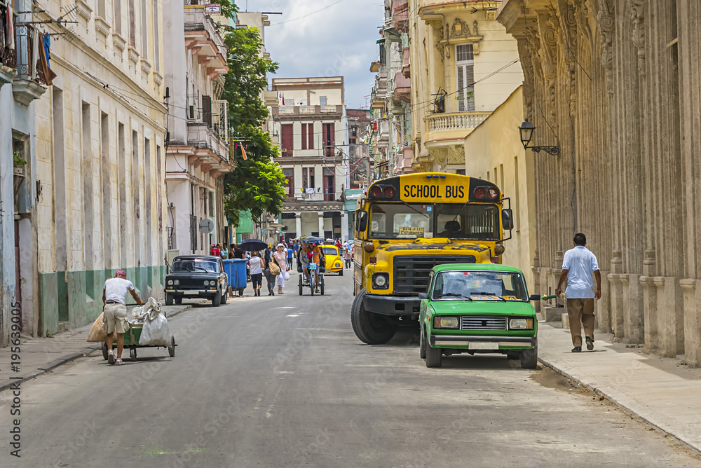Fototapeta premium Street Scene in Havana, Cuba