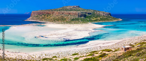 Fototapeta Naklejka Na Ścianę i Meble -  Beautiful summer landscape of the southern coast of the Crete