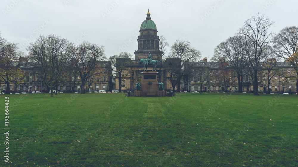 Melville Monument on St Andrew Square Edinburgh Scotland during rainy day, horizontal photography Melville Monument on St Andrew Square Edinburgh Scotland during rainy day, horizontal photography