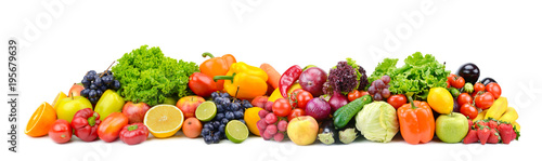 Panorama jasne warzywa i owoce na białym tle