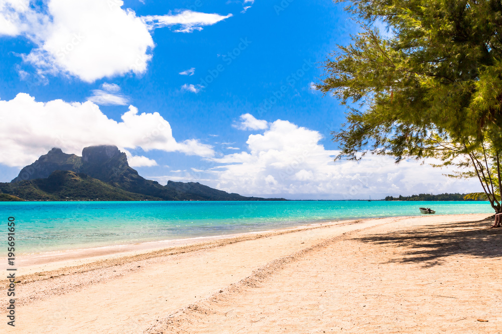 Fototapeta premium Bora Bora Island, French Polynesia.