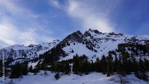 Stuben am Arlberg, Vorarlberg Österreich, Strommasten