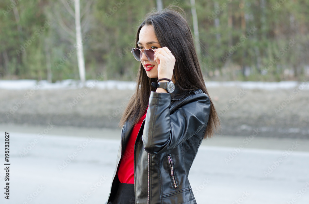Obraz premium beautiful girl with sunglasses