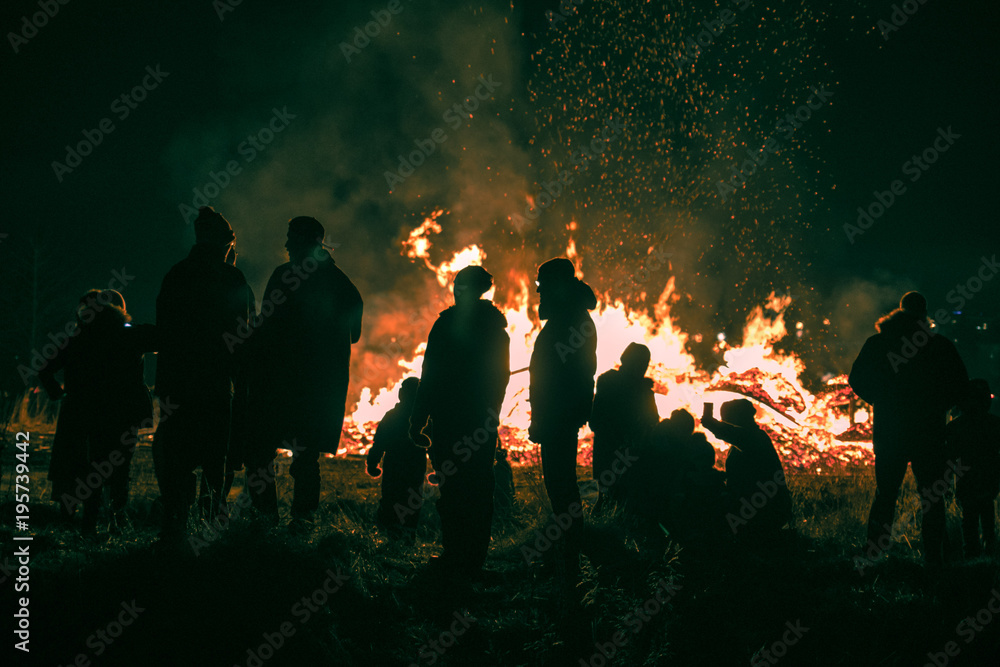 Obraz na płótnie Icelandic Bonfire w salonie