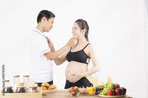 Pregnant women and husbands are happy
