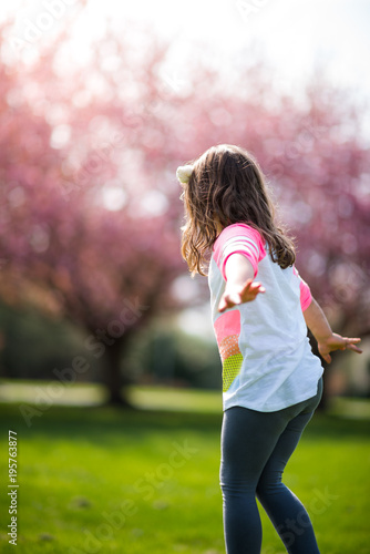 Wallpaper Mural Girl Playing  Torontodigital.ca