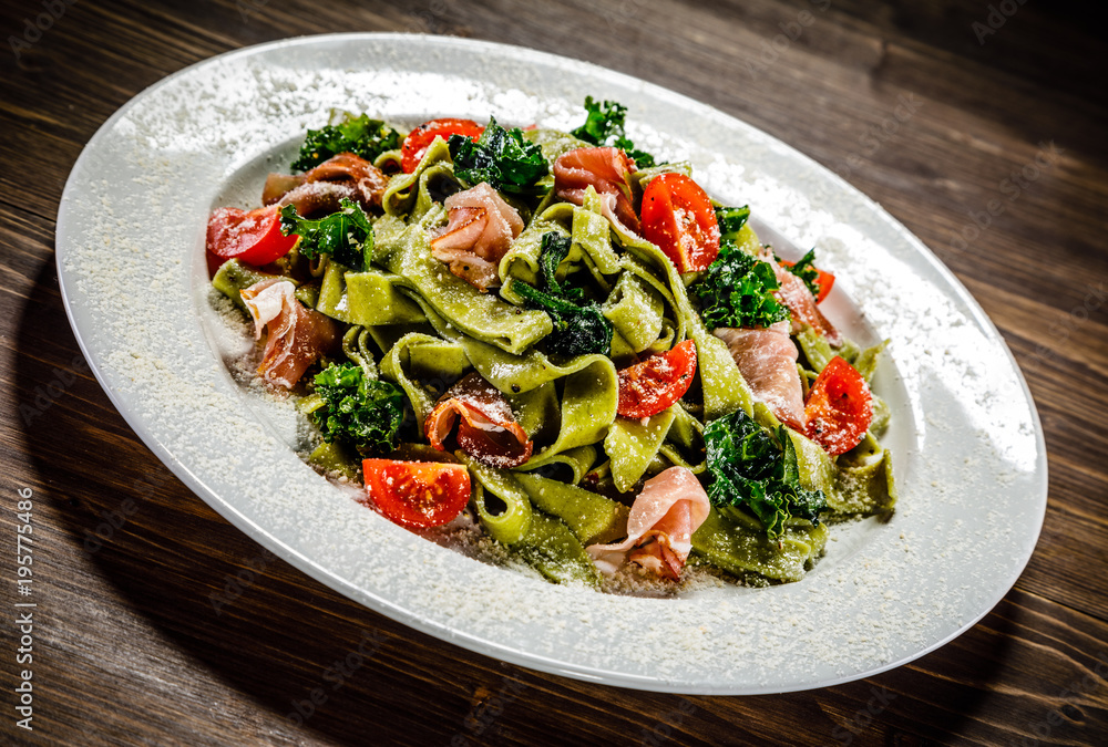 Pasta with smoked ham and collard Pasta with smoked ham and collard