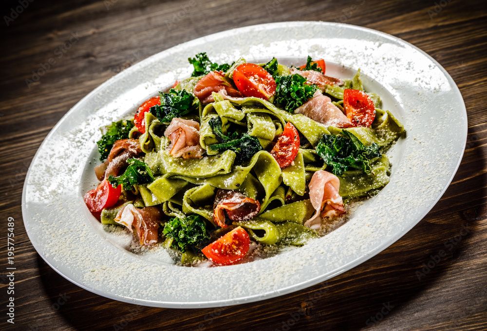 Pasta with smoked ham and collard Pasta with smoked ham and collard