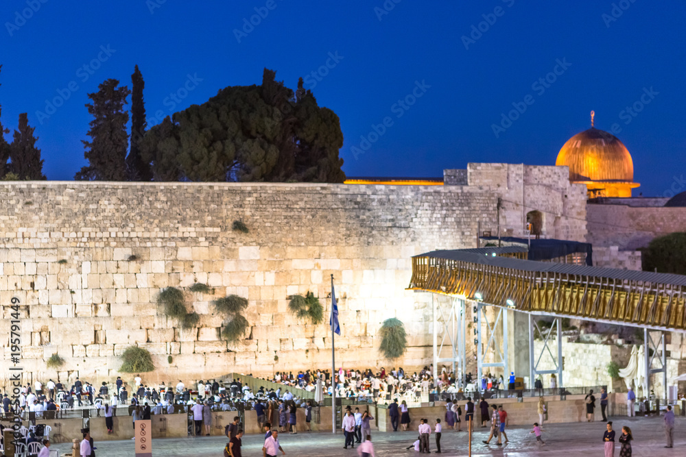 Fototapeta premium 09/03/2016, Jerusalém, Israel. Sightseeing tours through the main points of the holy city.