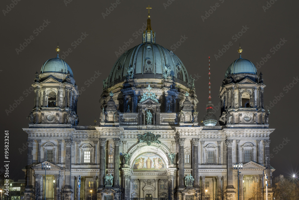 Obraz premium Berliner Dom by night