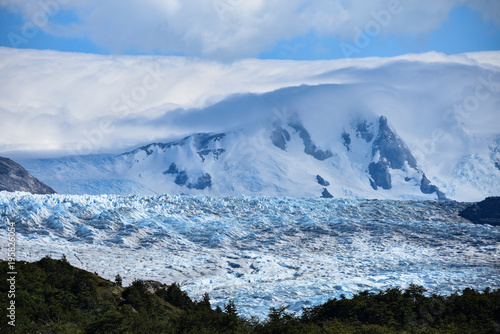 Wallpaper Mural Lake Grey and the Grey Glacier in the Southern Patagonian Ice field, Torres del Paine National Park, Chile Torontodigital.ca