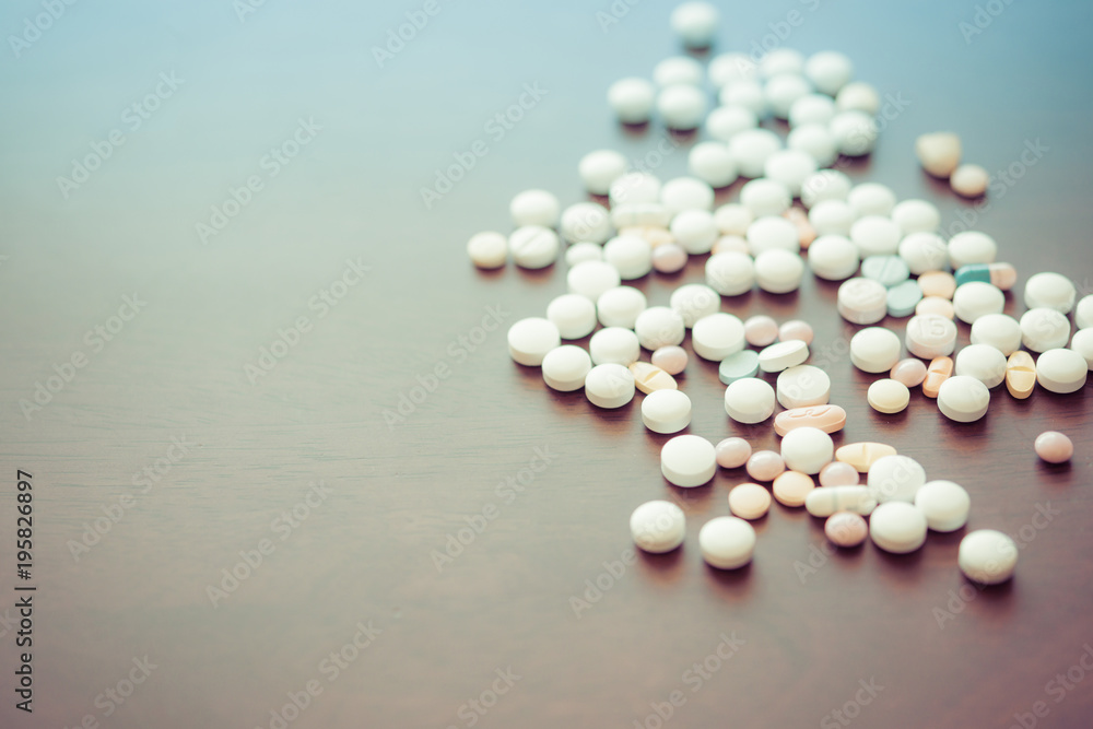 大量の薬 Stock Photo Adobe Stock 大量の薬 Stock Photo Adobe Stock